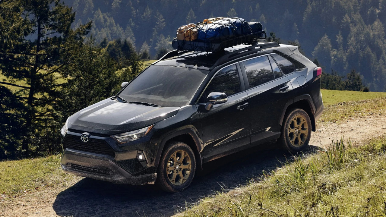 vue latérale avant d'un Subaru Outback 2025 en nature