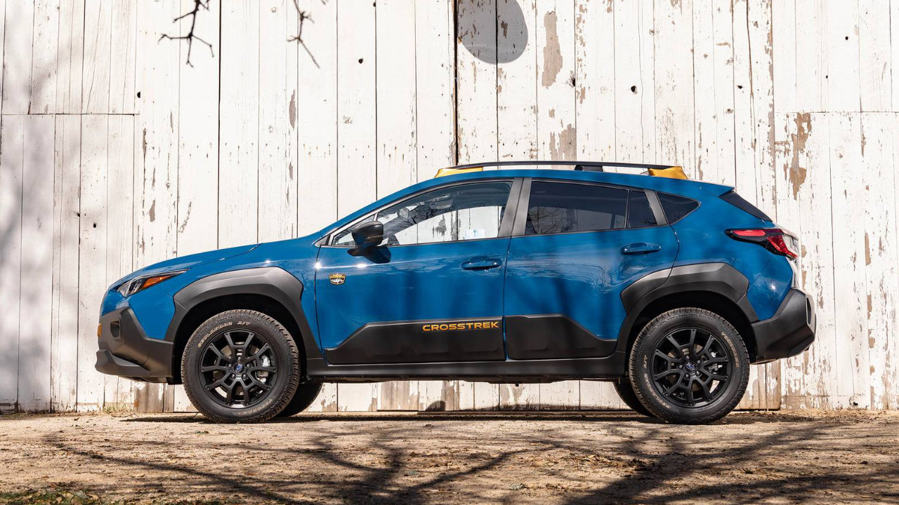 Vue latérale d'un Subaru Crosstrek 2025.