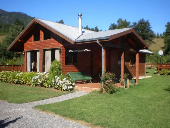 Cabaña con Tinaja y Parrilla en Pucón para 7 Personas