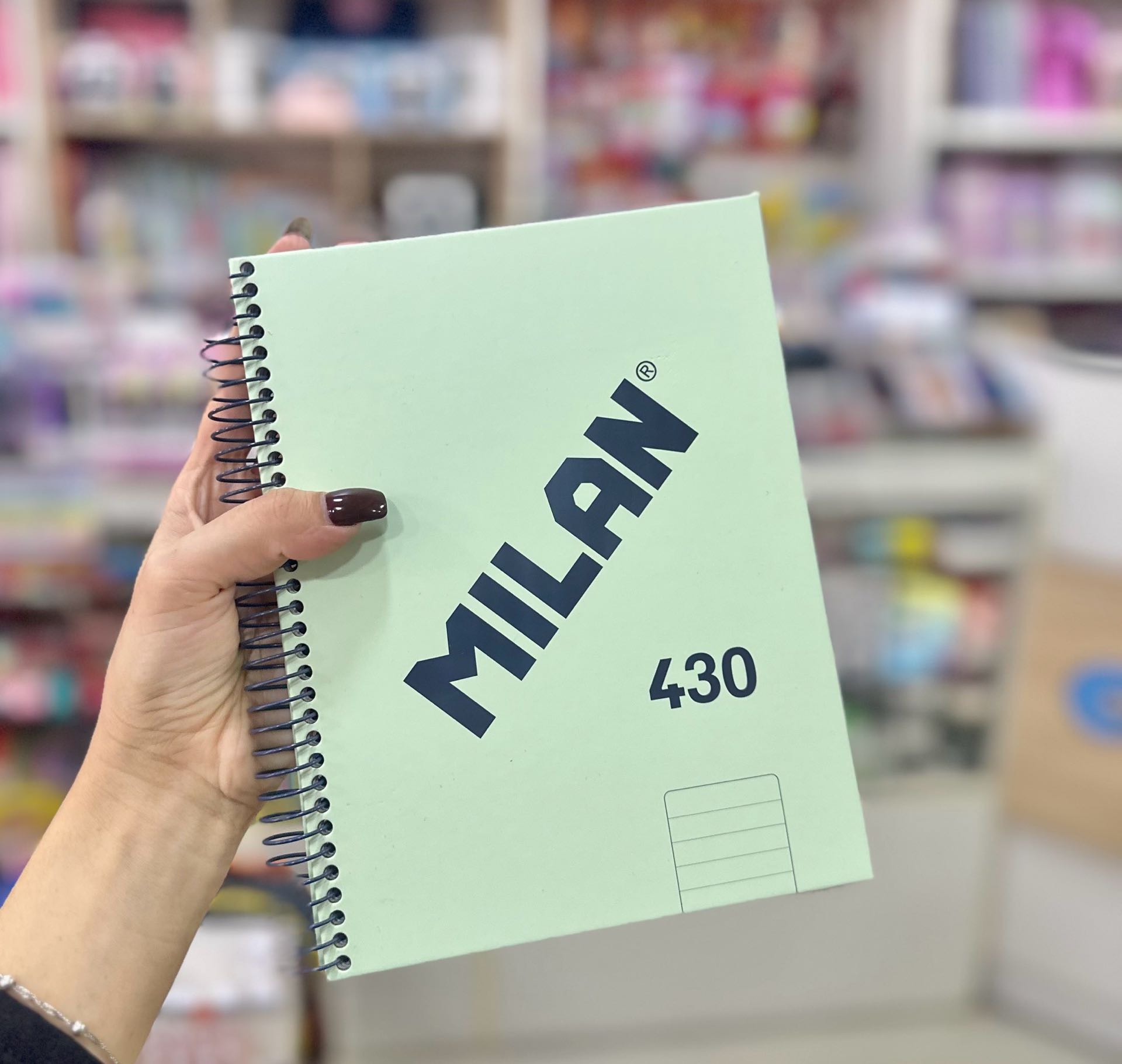 CUADERNO ESPIRAL A5 MILAN UNA RAYA
