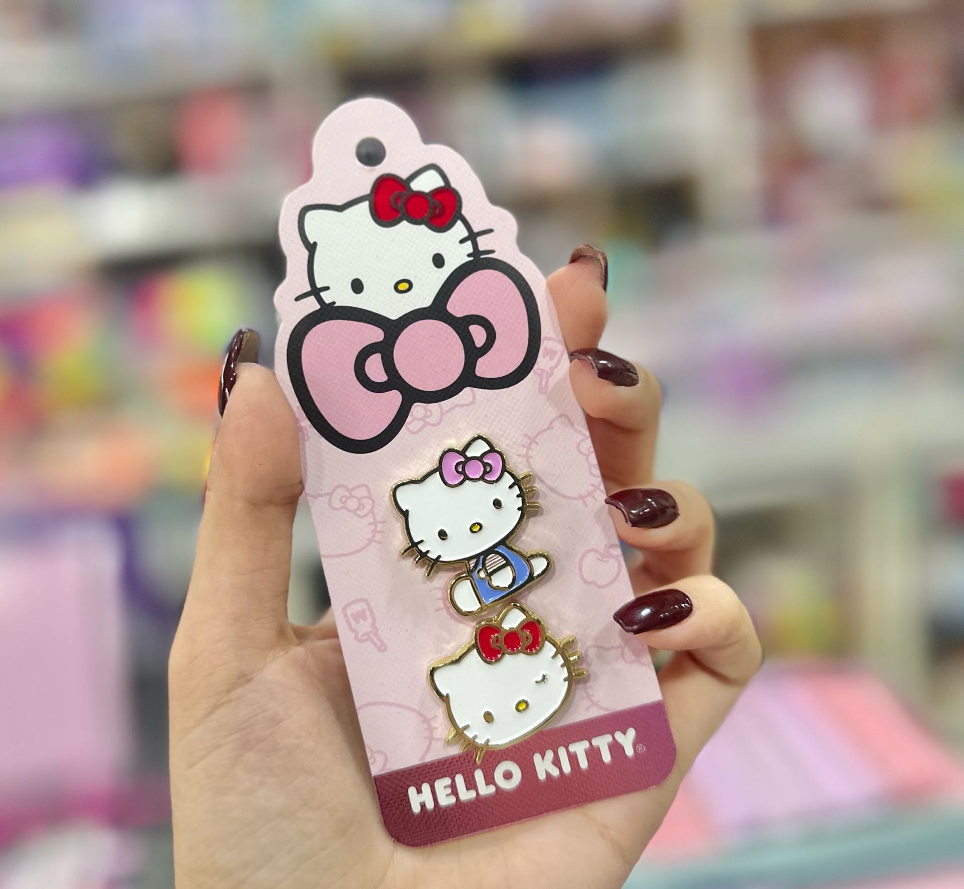 PIN MAGNETICOS X2 HELLO KITTY MOOVING