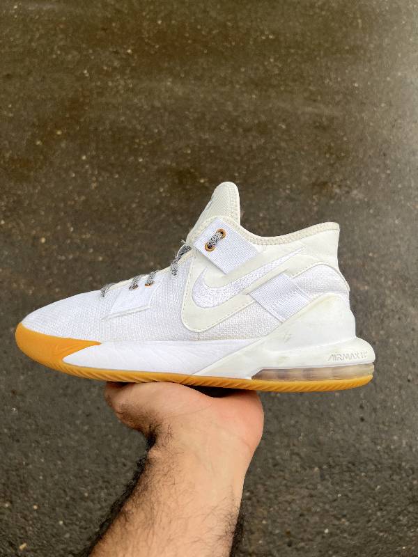 🔥Nike x Size 10.5 🔥