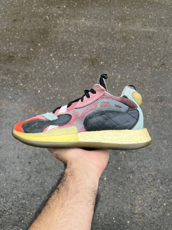 🔥Adidas x Size 9🔥