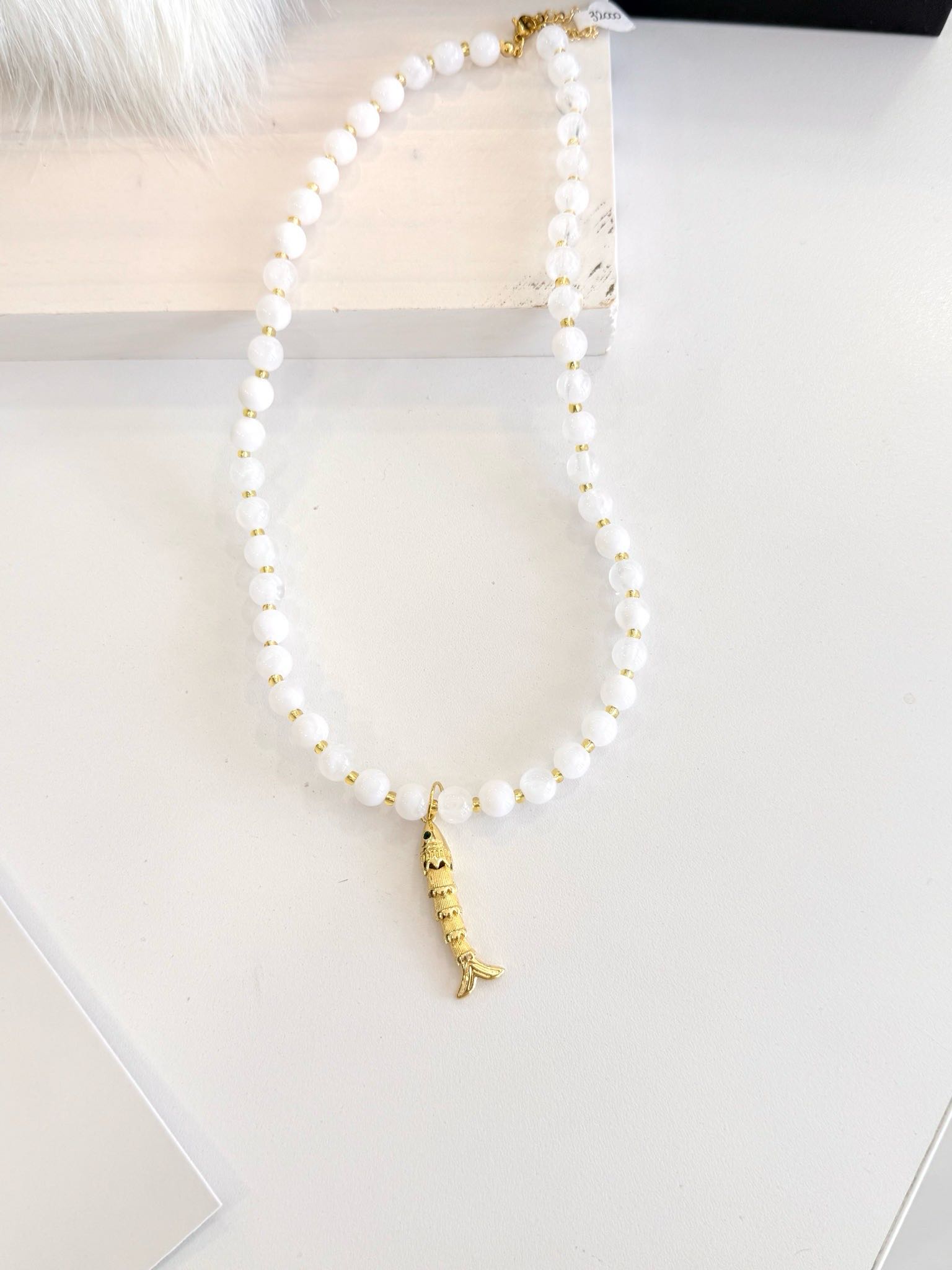 COLLAR FISH BLANCO