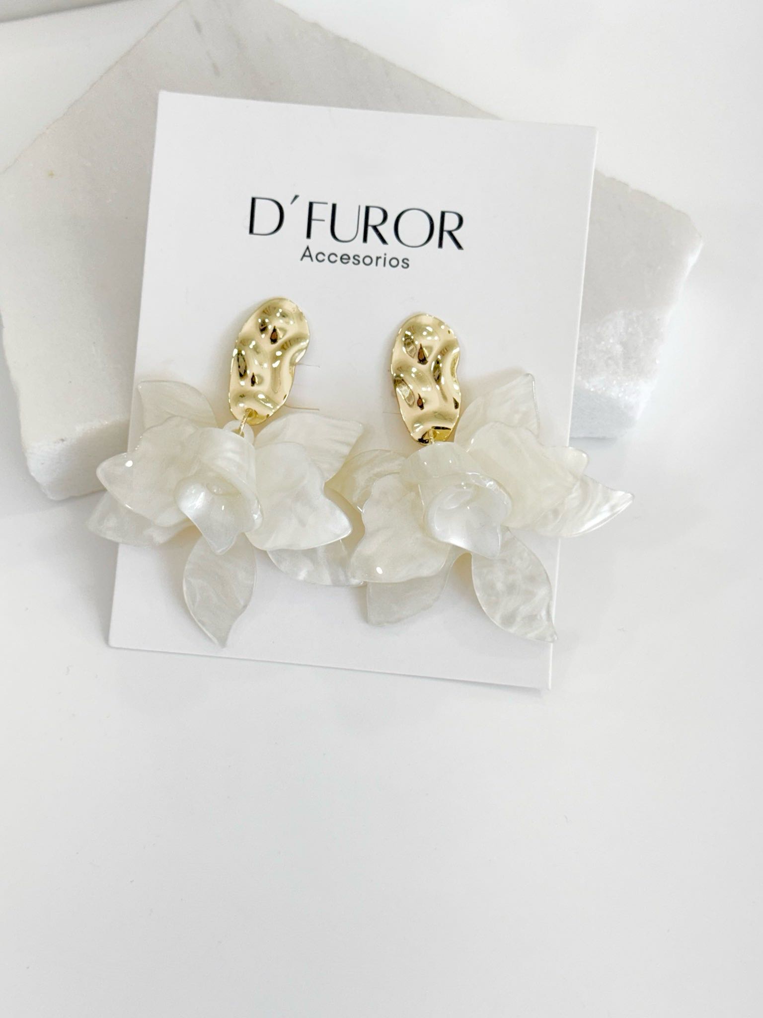 CORALIA MAXI ARETES NÁCAR 