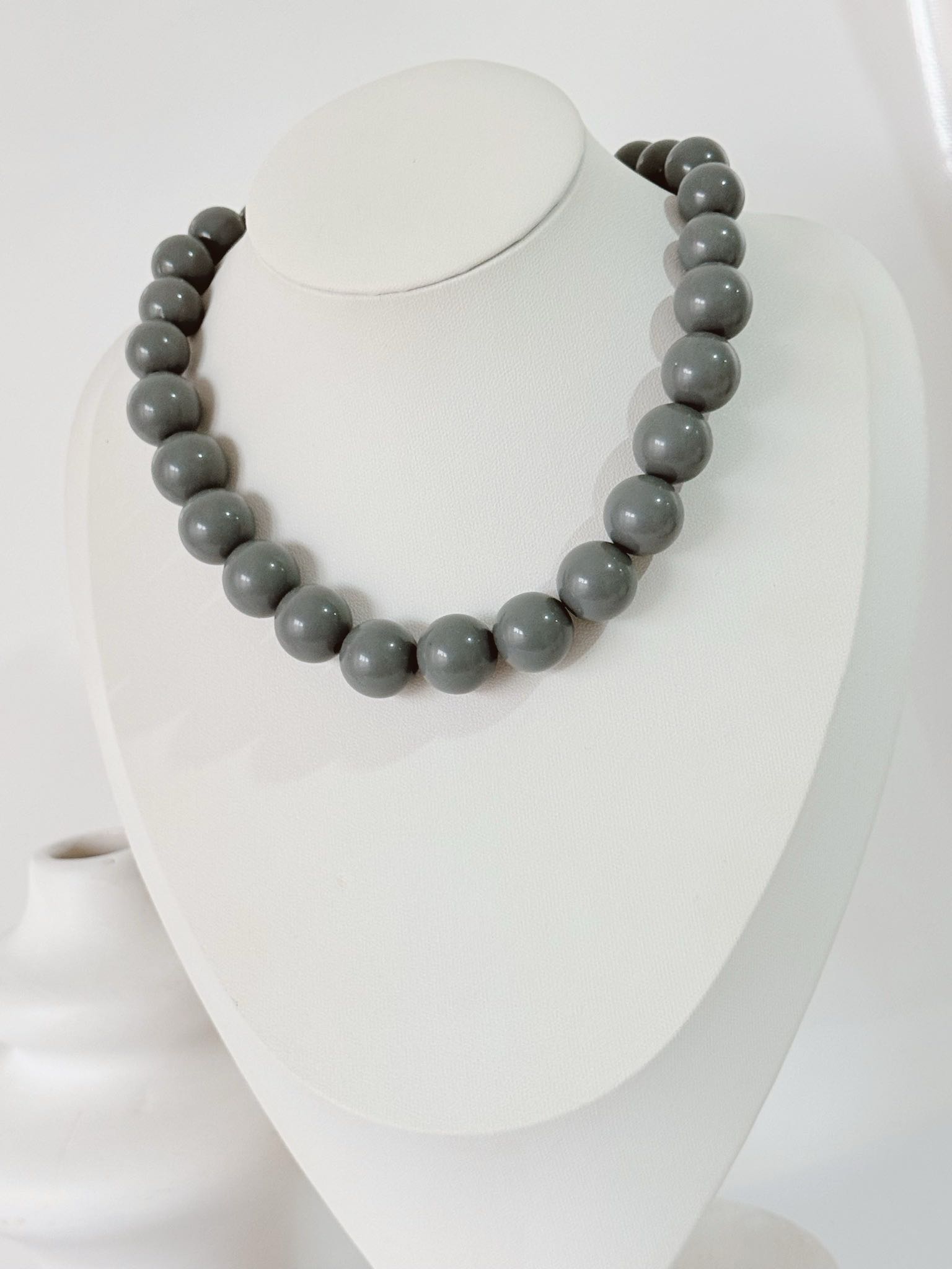 COLLAR MÓNACO GRIS 