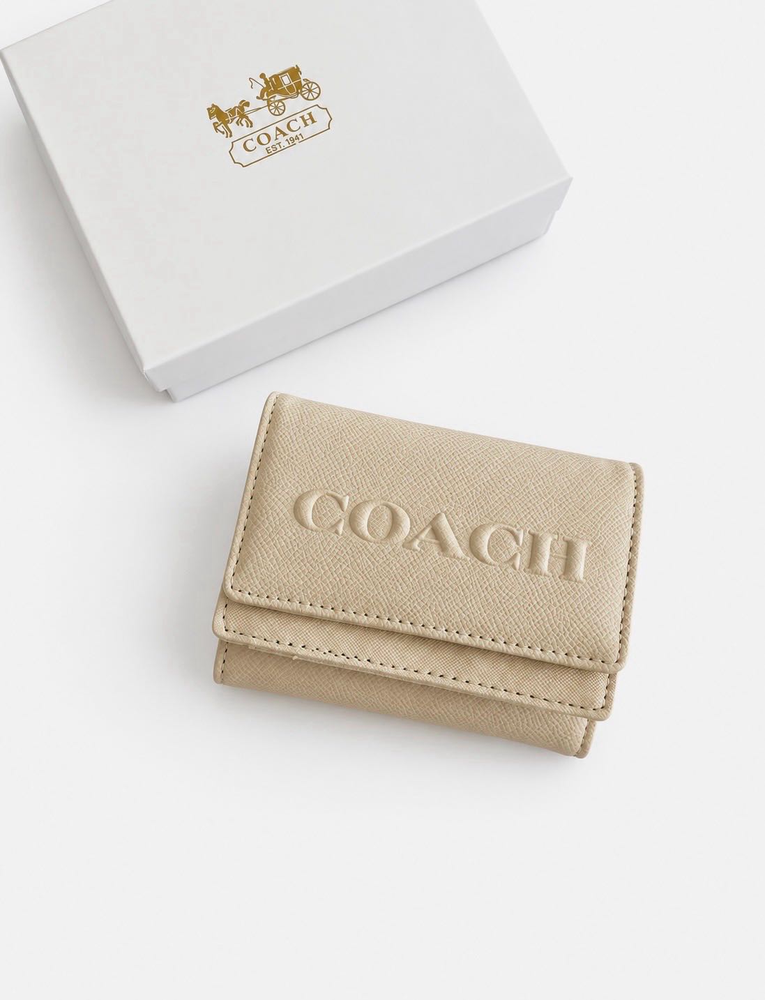 BILLETERA COACH BEIGE 