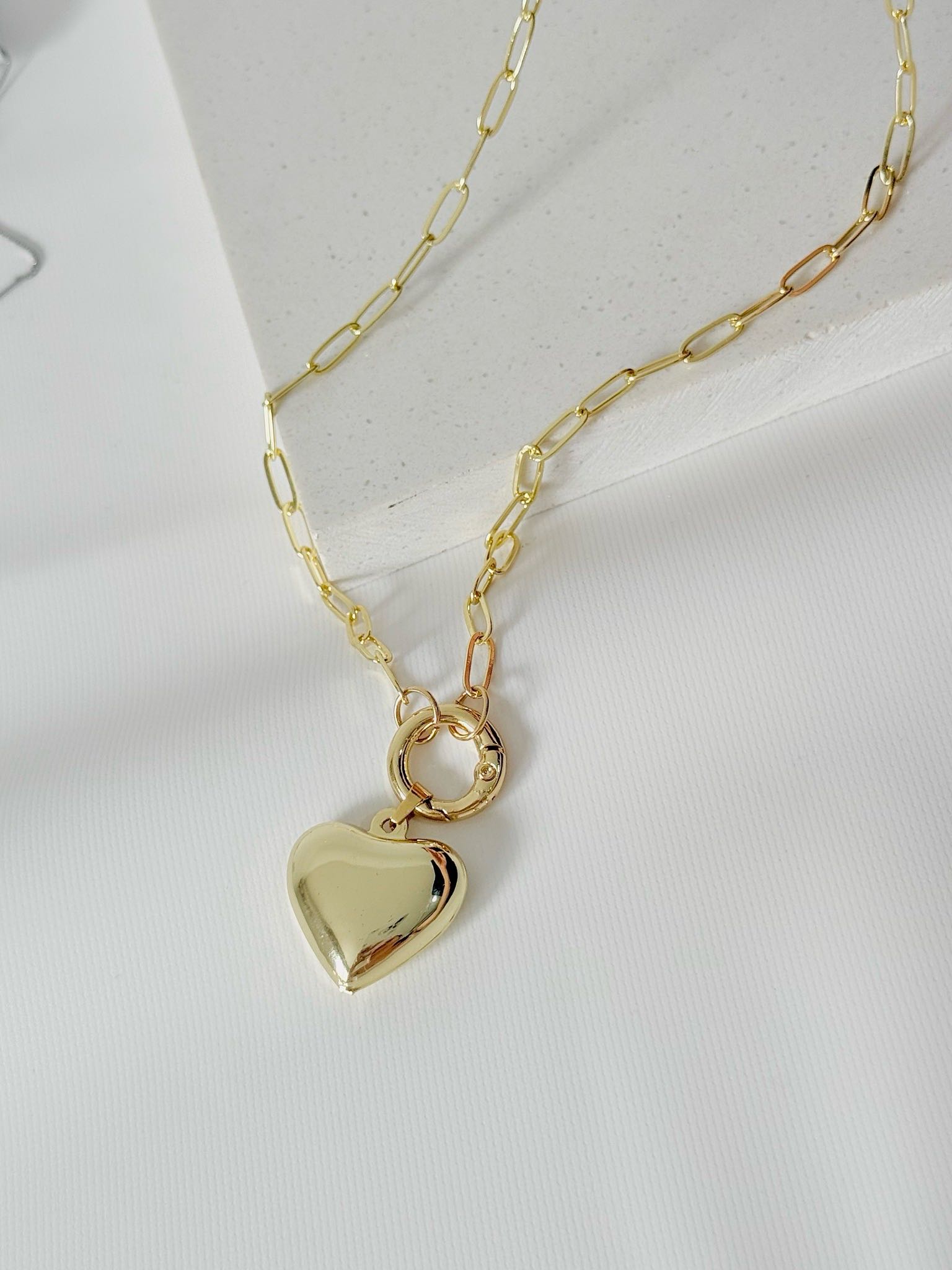 OLENA NECKLACE