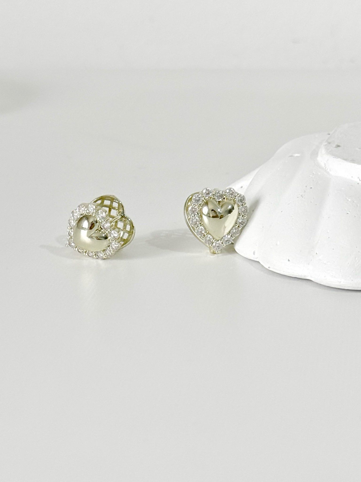 ARETES ELANDRA GOLD 