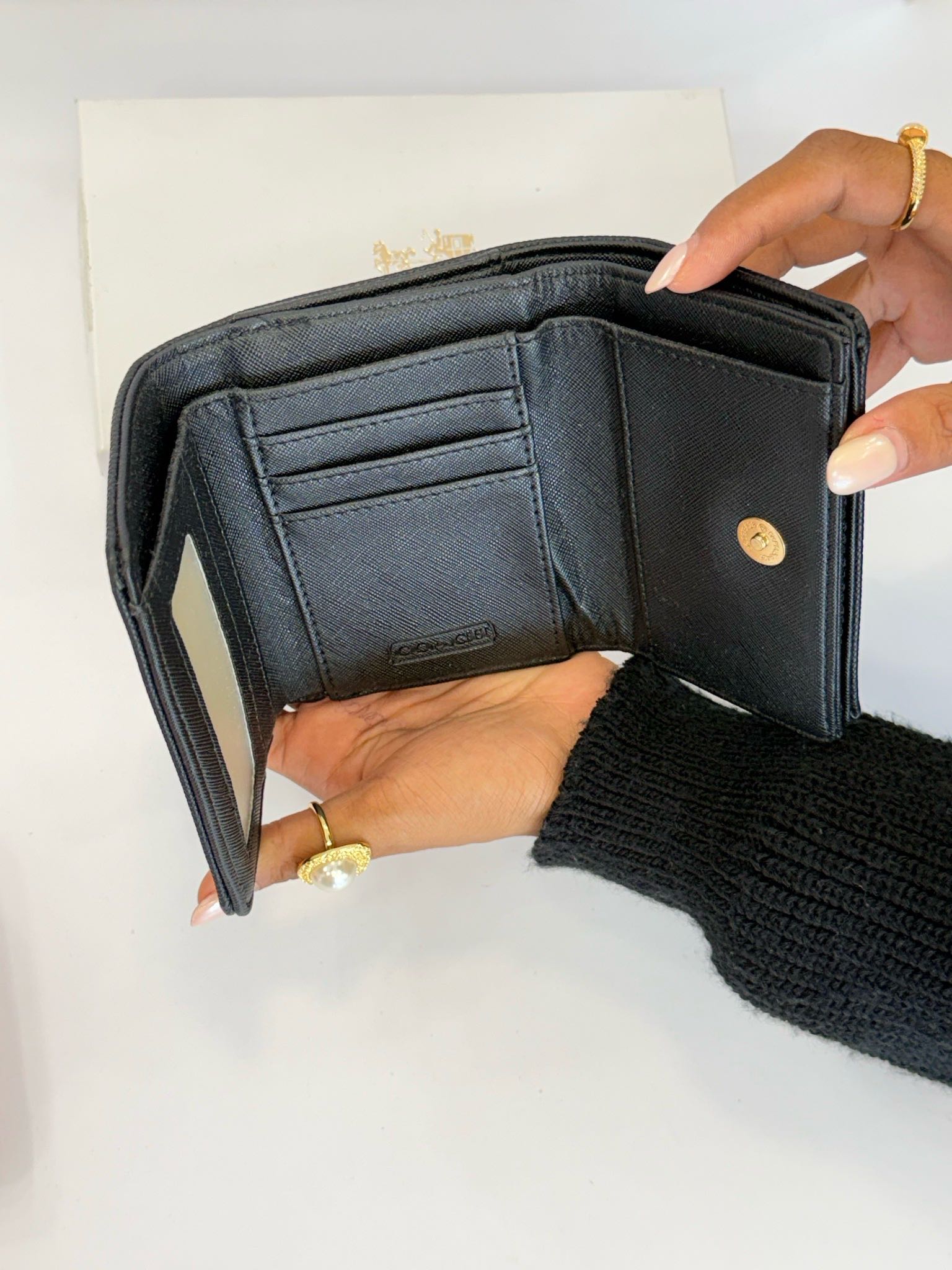 BILLETERA COACH NEGRA  