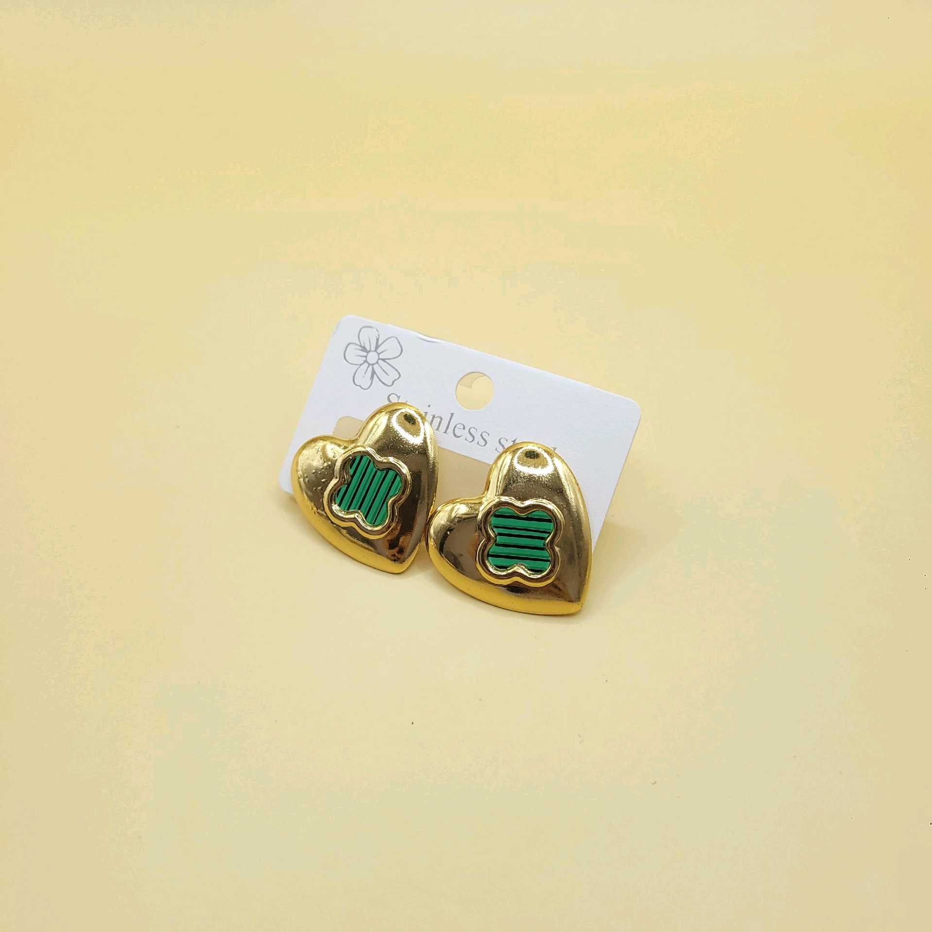 Aretes corazón centro verde / acero inoxidable 