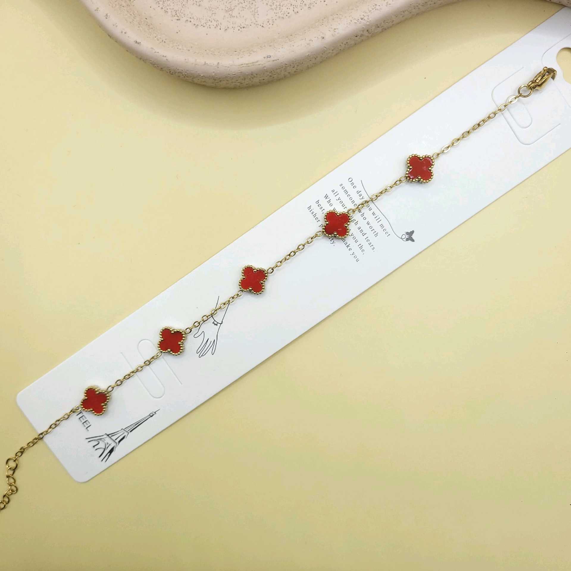 Pulsera Van Cleef roja dijes pequeños bordes/ acero inoxidable 