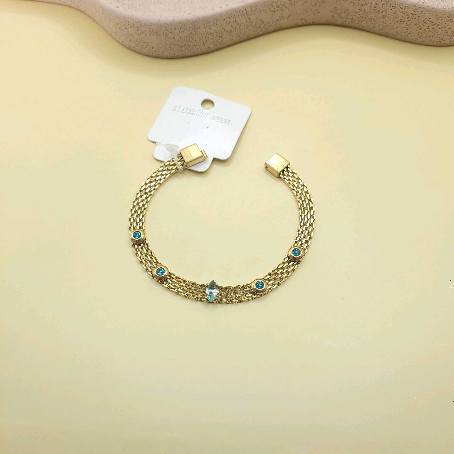 Pulsera de imán óvalo y piedras azules/ acero inoxidable 