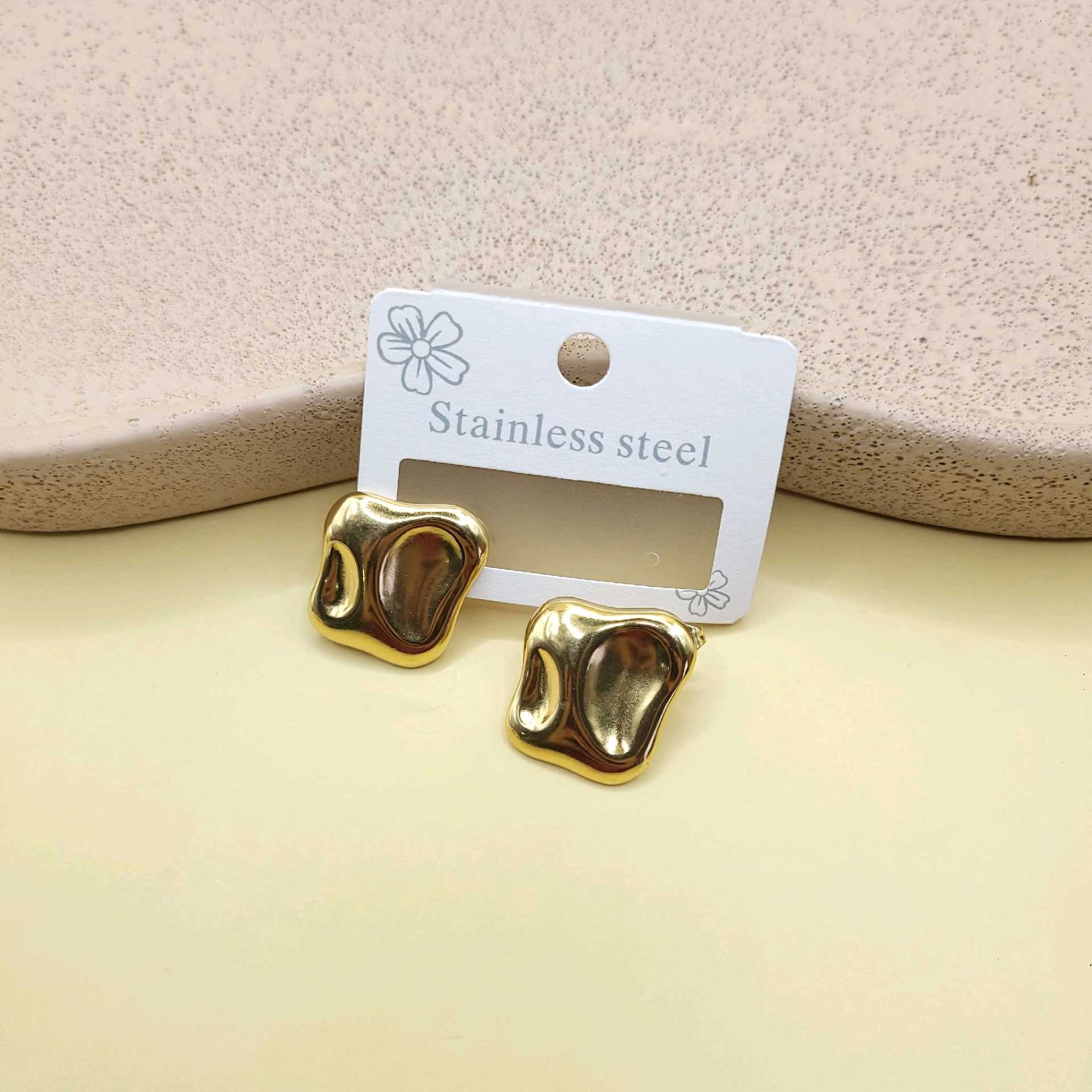 Aretes forma / acero y 