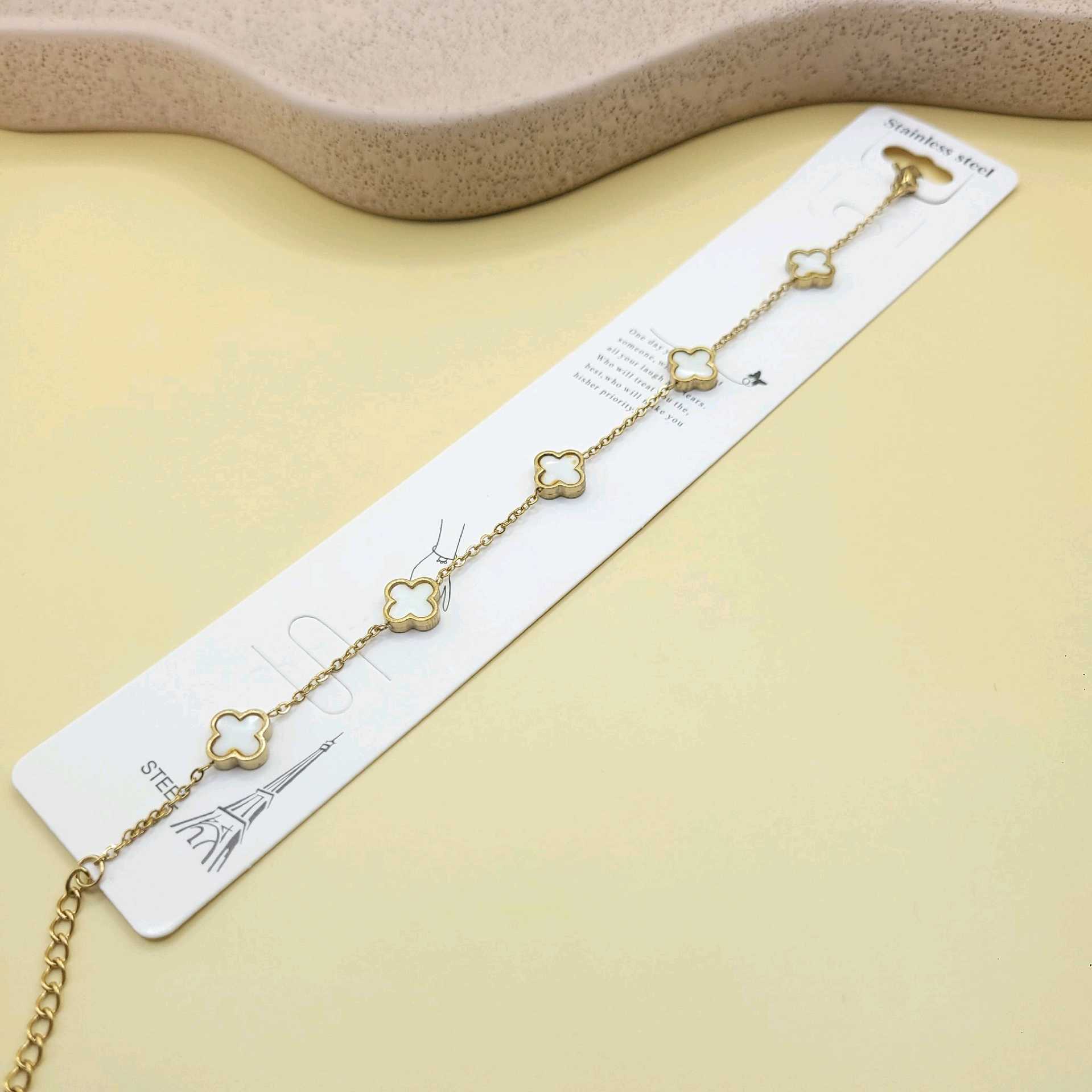 Pulsera Van Cleef blanca dijes pequeños/ acero inoxidable 