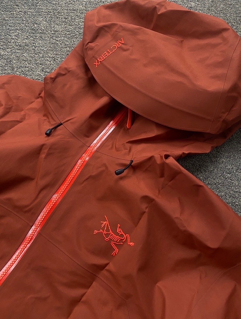 Arc’teryx Beta SL Large Red