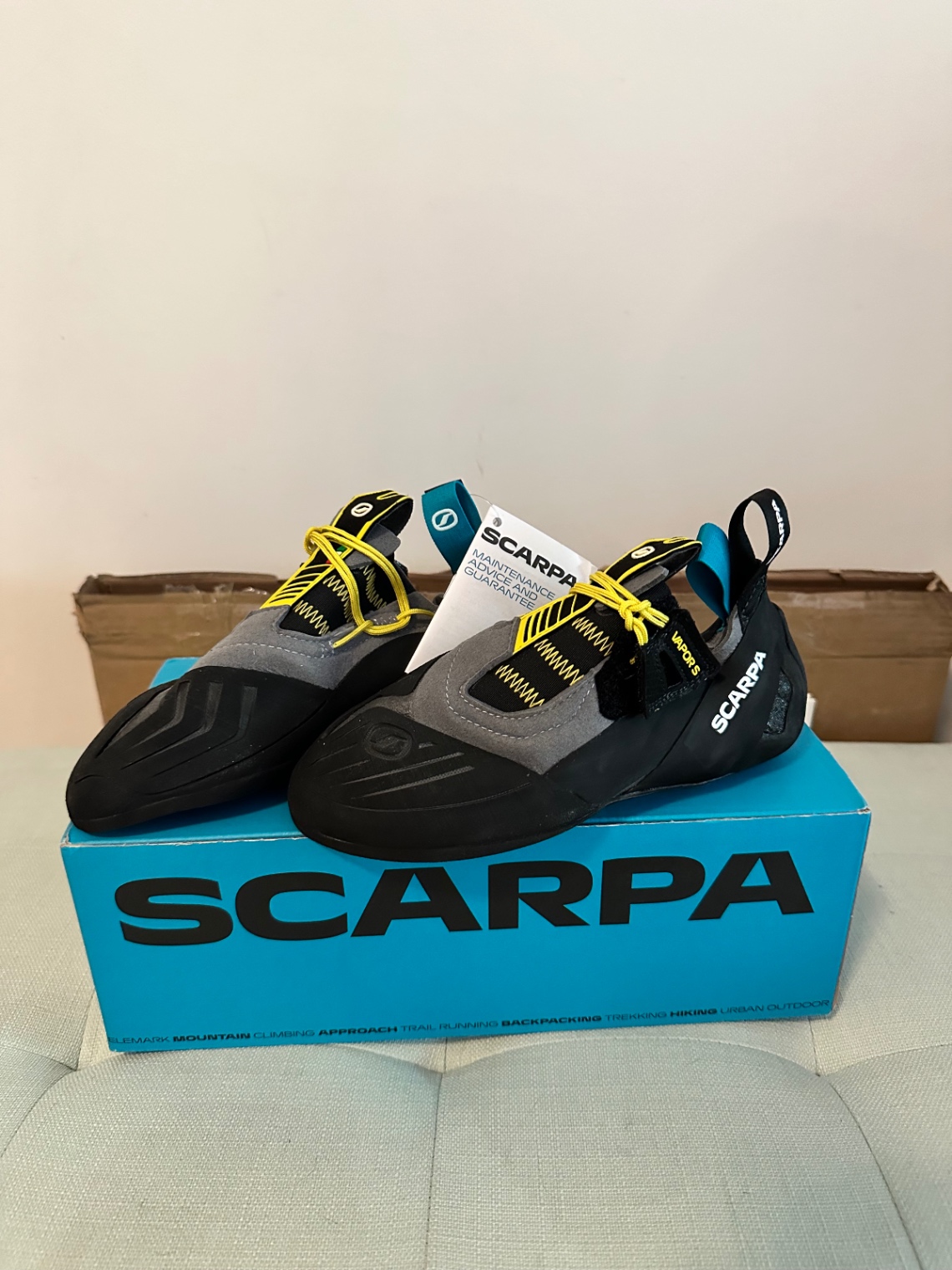 Climbing Shoes: Scarpa Vapor S - EU38.5