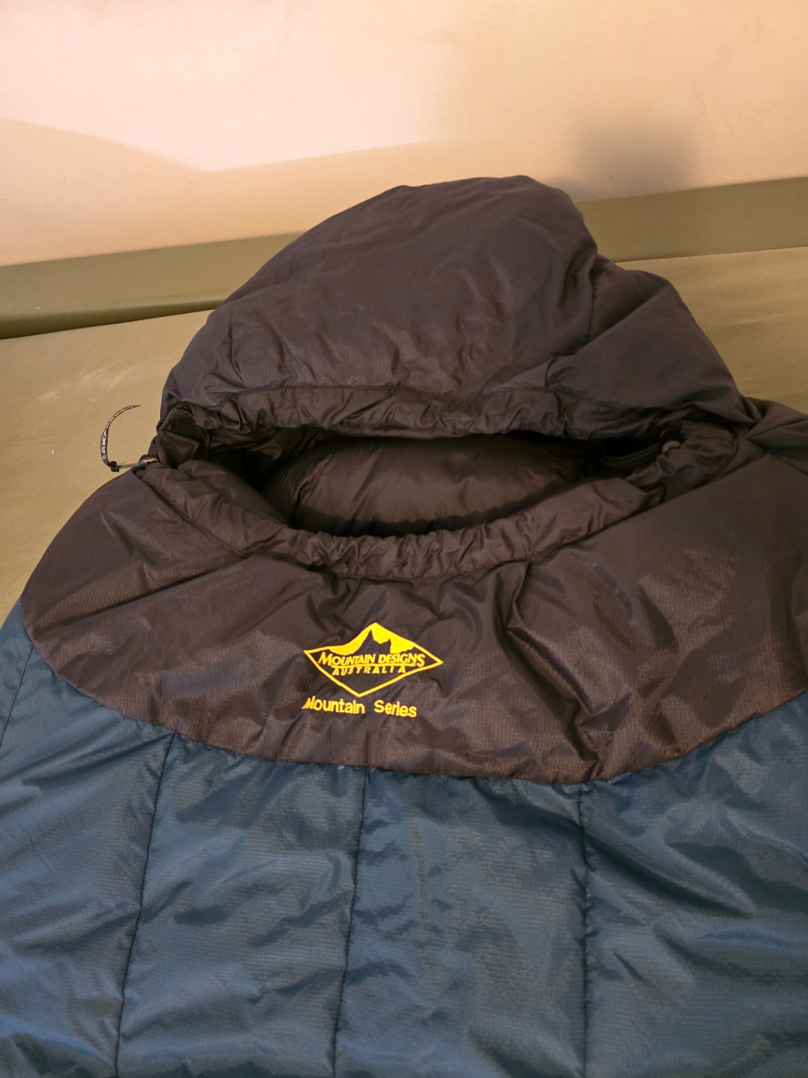 Mountain Designs SERAC 900 Sleeping Bag EUC