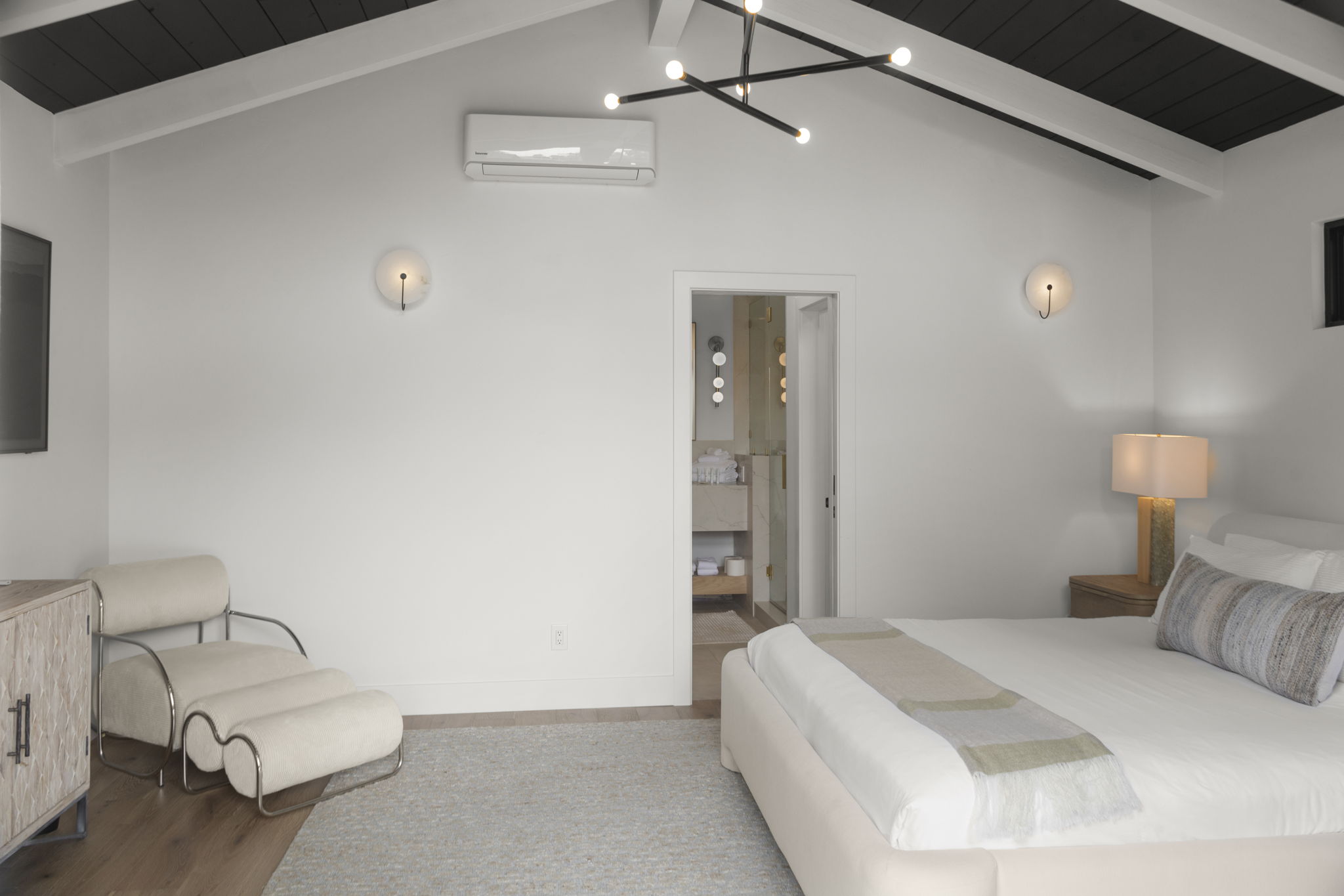 1761436862015_72-web-or-mls-NE0A3268.jpg