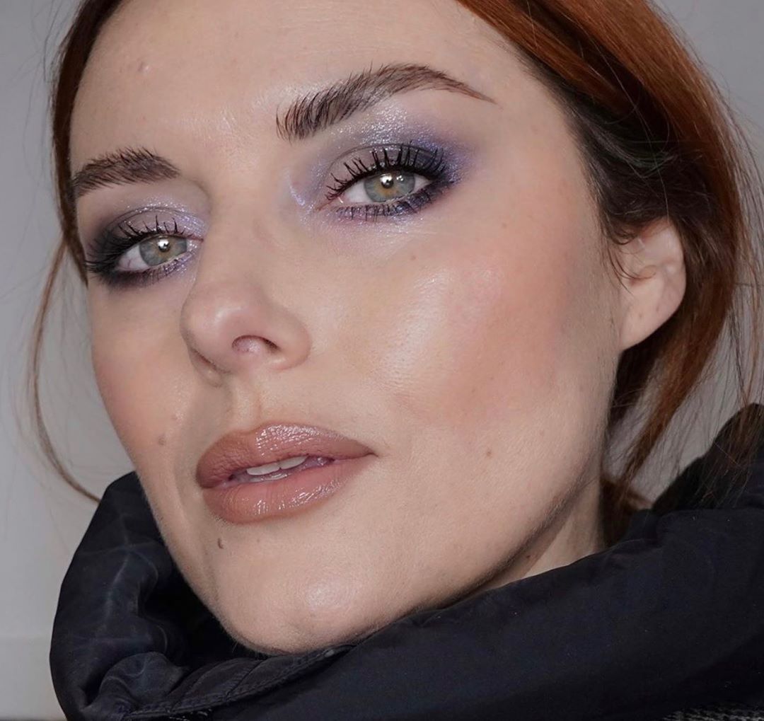 @katiejanehughes wearing Magic Hour cream blush