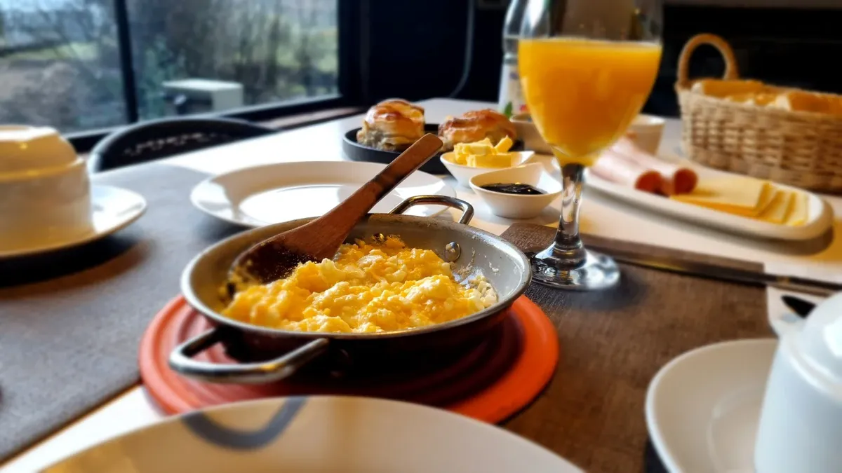 Estadía en Domo o Casa Rodante con tinaja y desayunos, a 20 min del PN Conguillío — 6