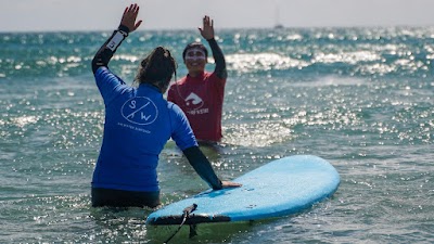 WHANGAMATA SURF LESSONS - by SURF N STAY - SURF SCHOOL & HIRE
