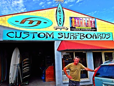 Munro Surfboards logo