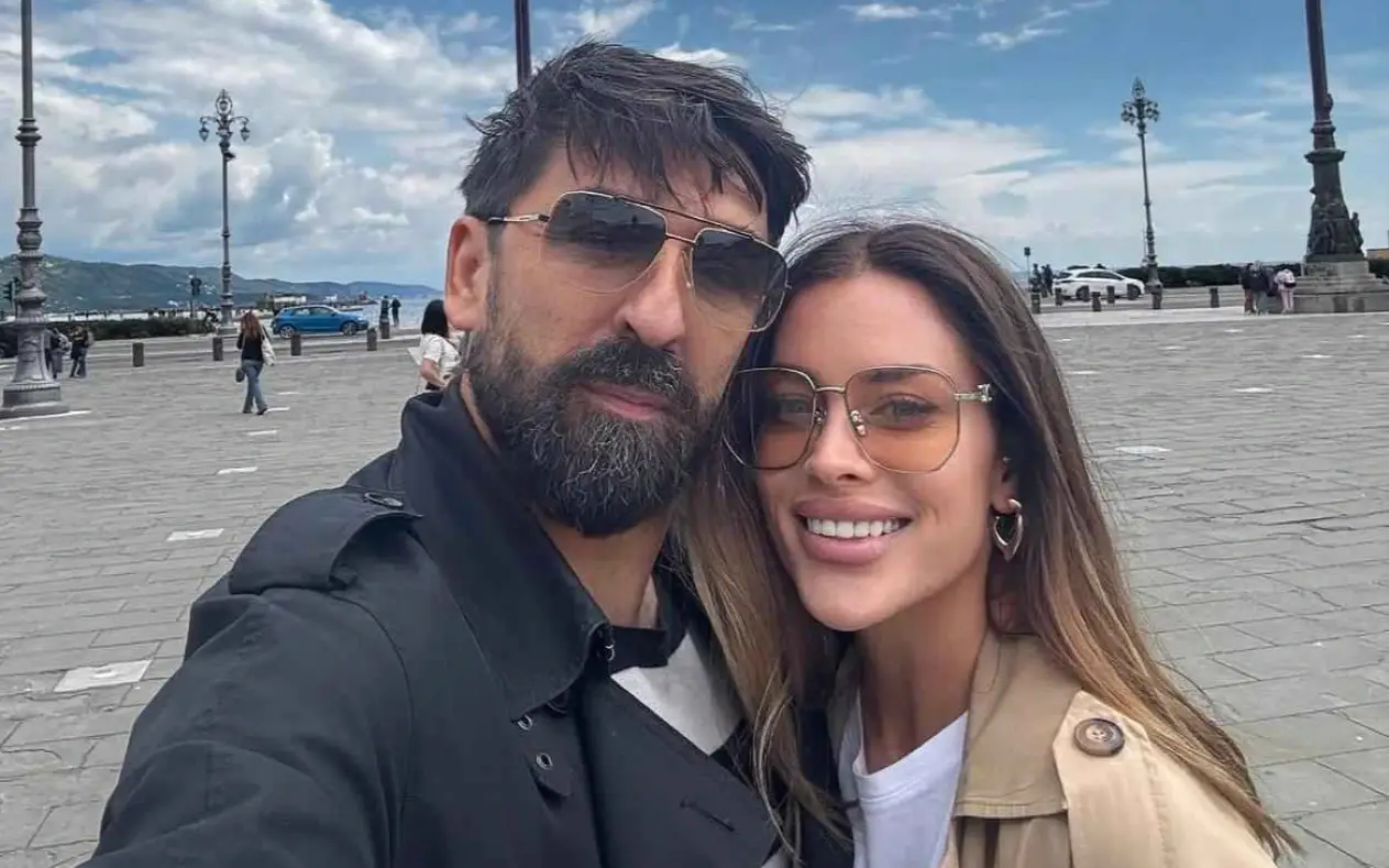 Ognjen Amidžić i Mina Naumović Ognjen Amidžić i Mina Naumović zagrljeni