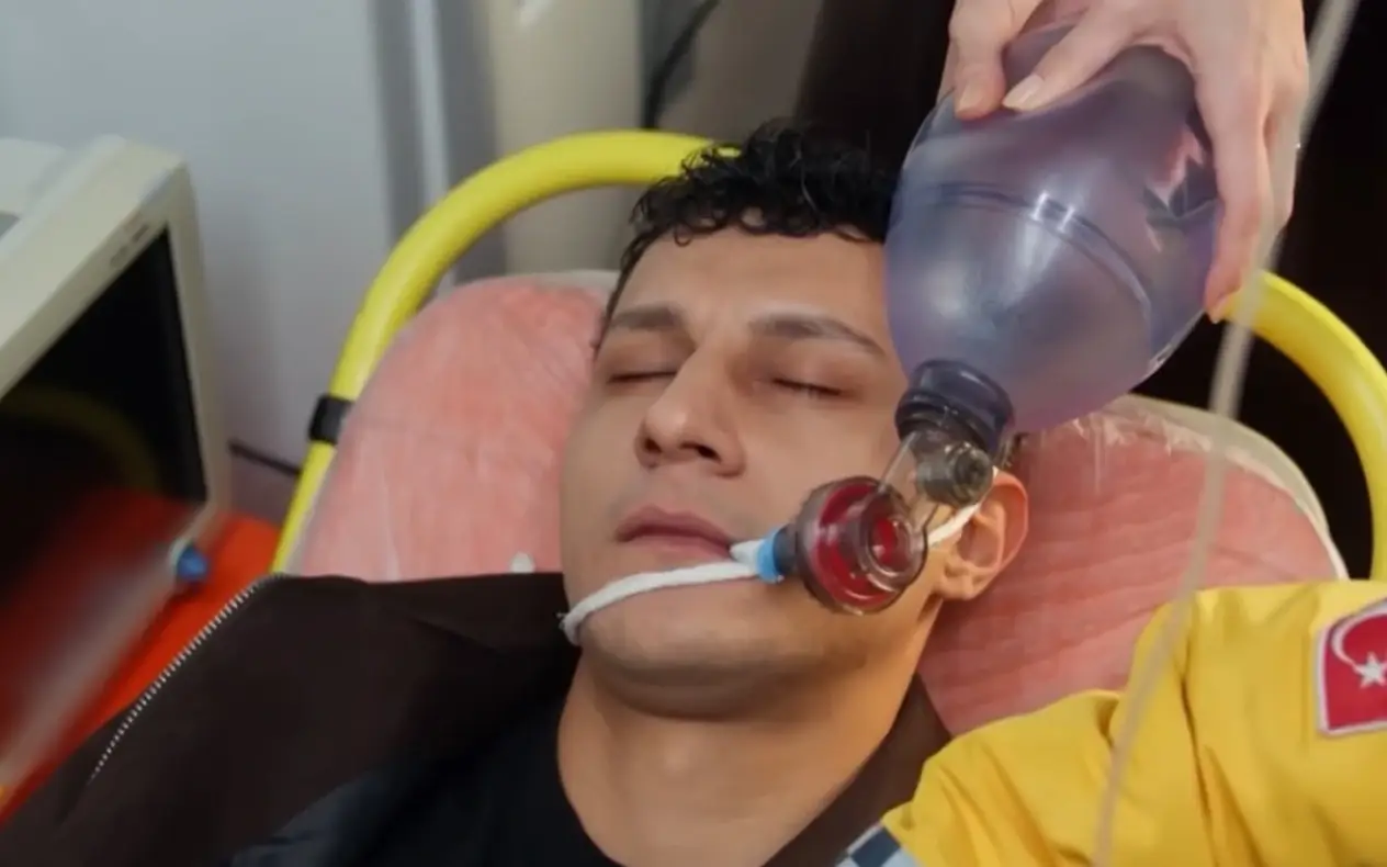 Sahin u bolnici sa maskom za disanje Daleki grad finale hoce li umreti