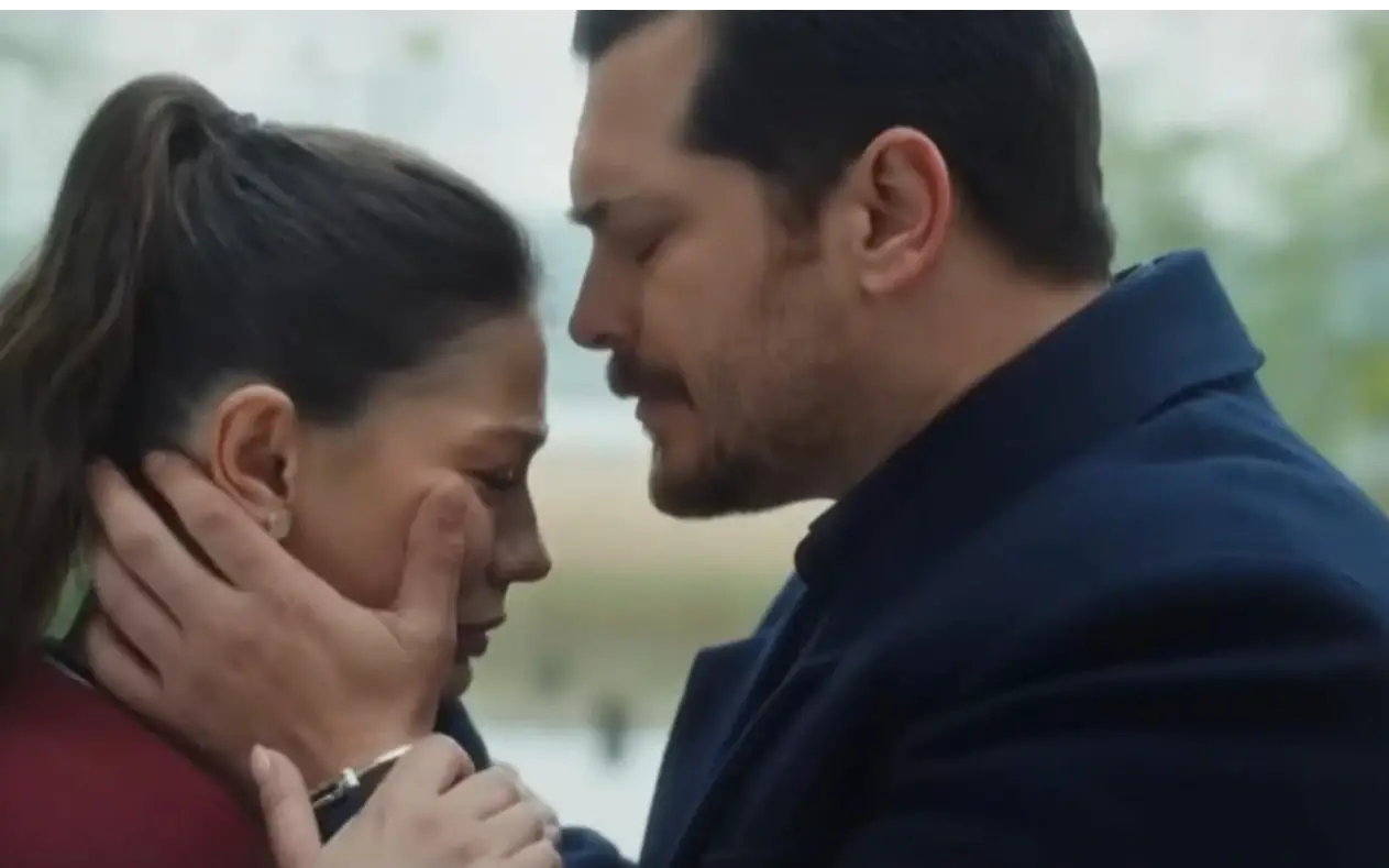 Esref Ruya 42. epizoda: "Nećemo umreti ako ne živimo ovde zajedno!"