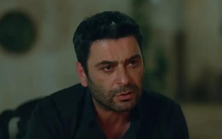 Cihan saopštava Boranu da voli Alye i da nikada neće odustati od ljubavi prema njoj