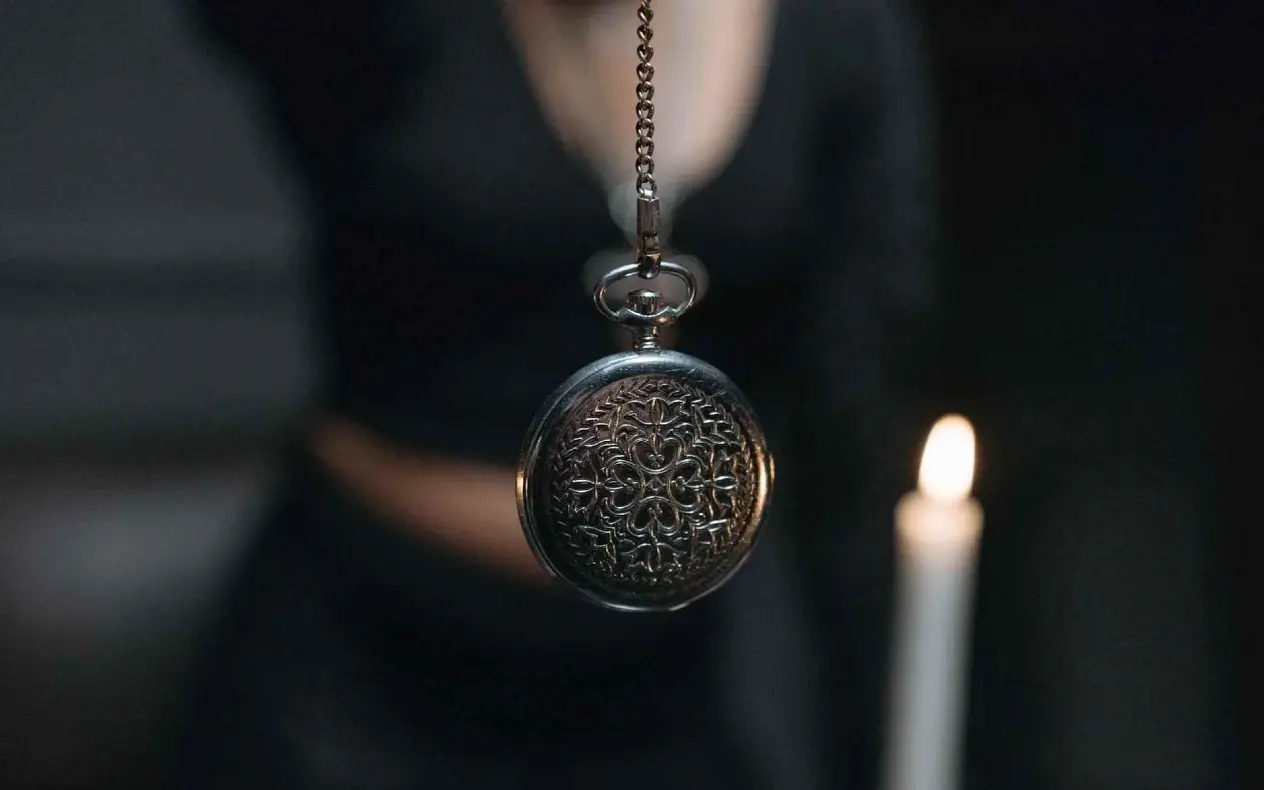 Vezena molitva i ušivena zaštita u narodnoj tradiciji