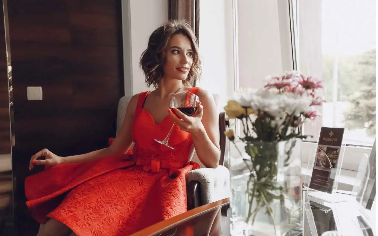 Dama u restoranu Odlike prave dame