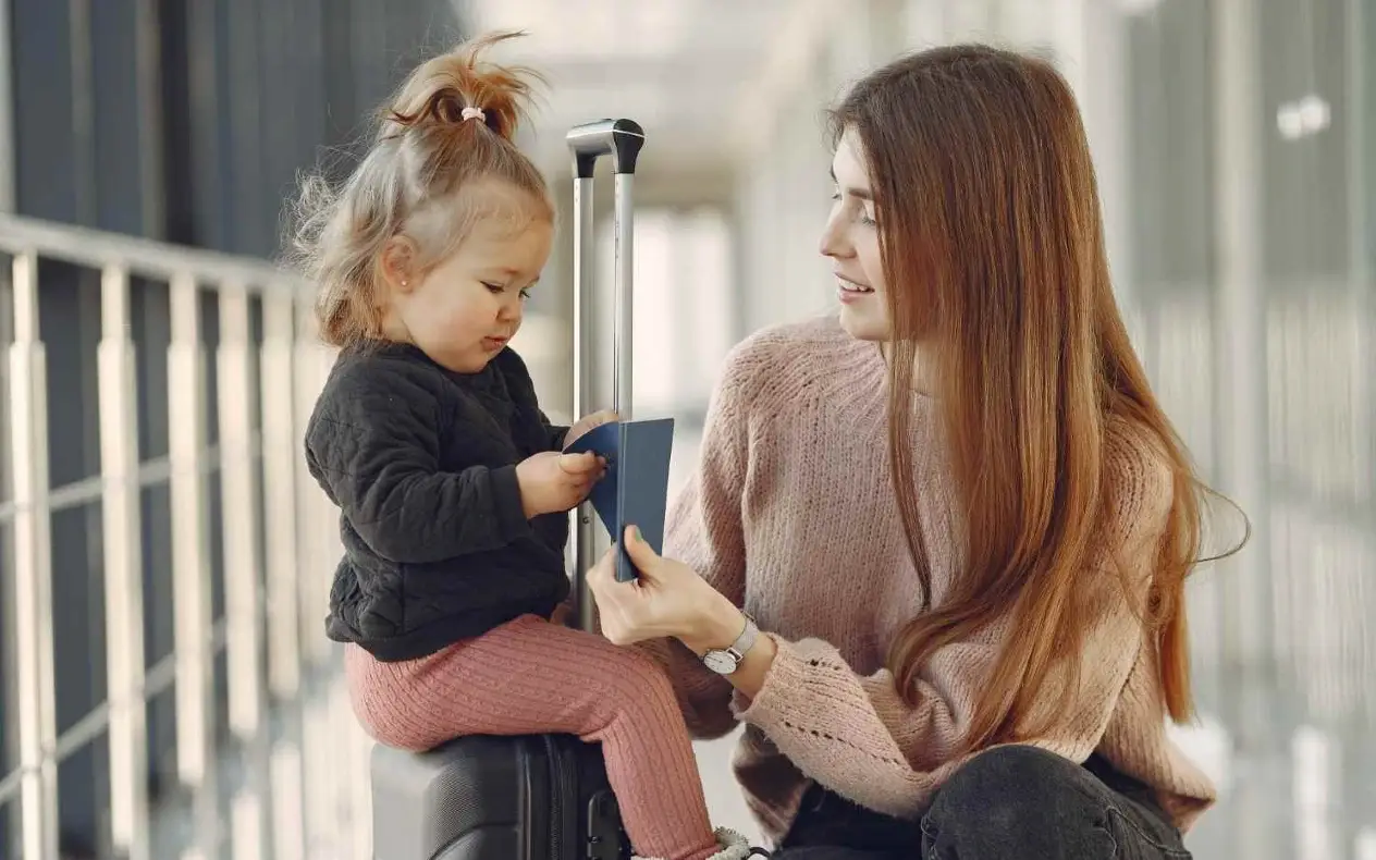 10 neophodnih stvari koje morate spakovati kada putujete sa detetom
