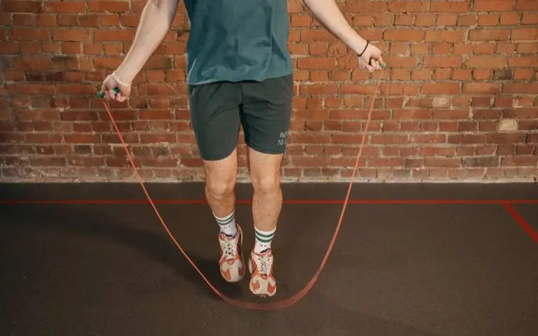 Osnovni skok (Basic Bounce) Intervalni trening (HIIT)