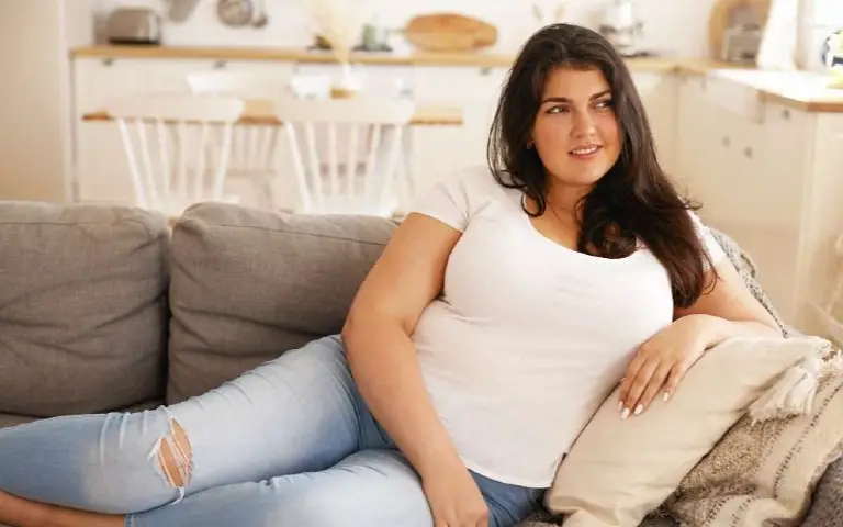 Devojka koja se stidi svog tela