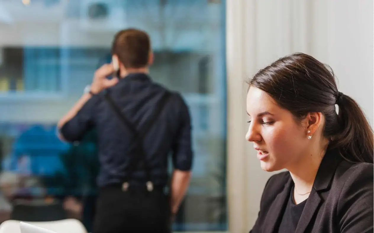 Ljubav na poslu Zaljubljena sam u kolegu sa posla