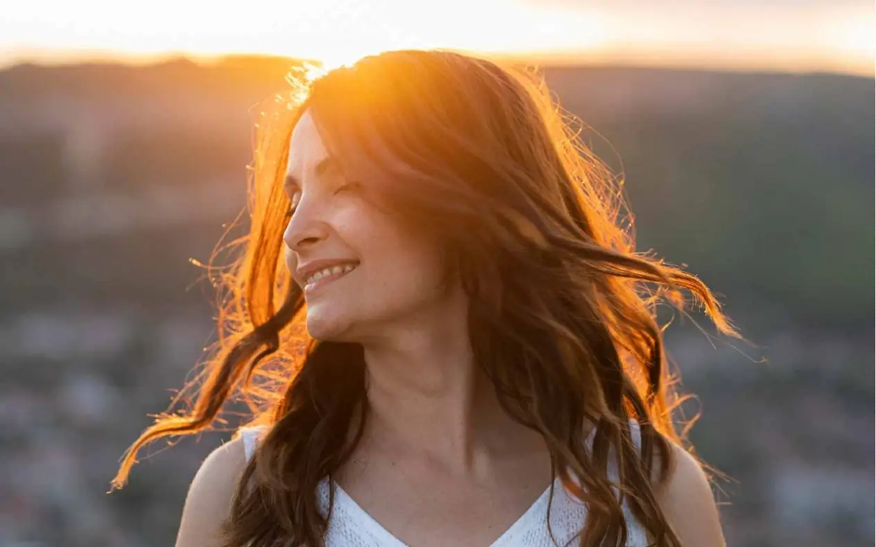 Nasmejana žena Žena koja je pronašla sebe
