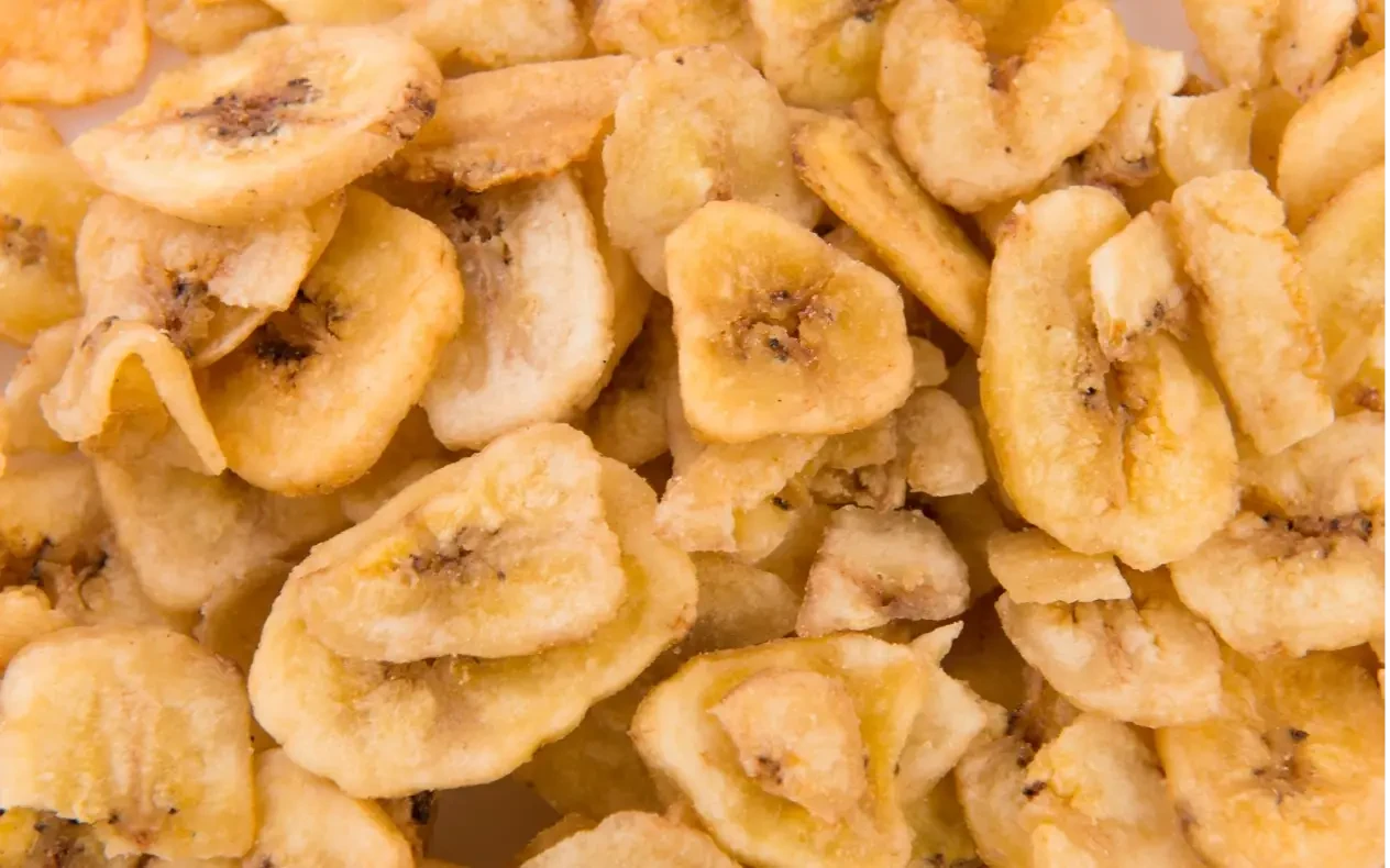 Domaći čips od banane na četiri načina: Hrskava grickalica iz rerne, tiganja ili mikrotalasne