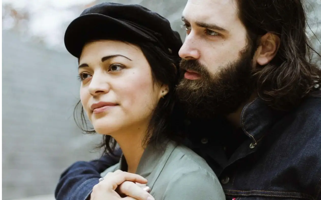 Ljubavni par Zagrljeni ljubavni par