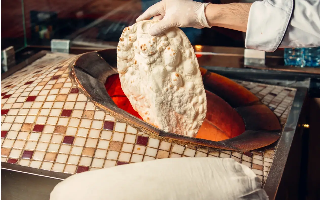 Recept za brzi hleb Mekan hleb bez kvasca i bez rerne: Gotov za nekoliko minuta, peče se samo 1 minut sa svake strane