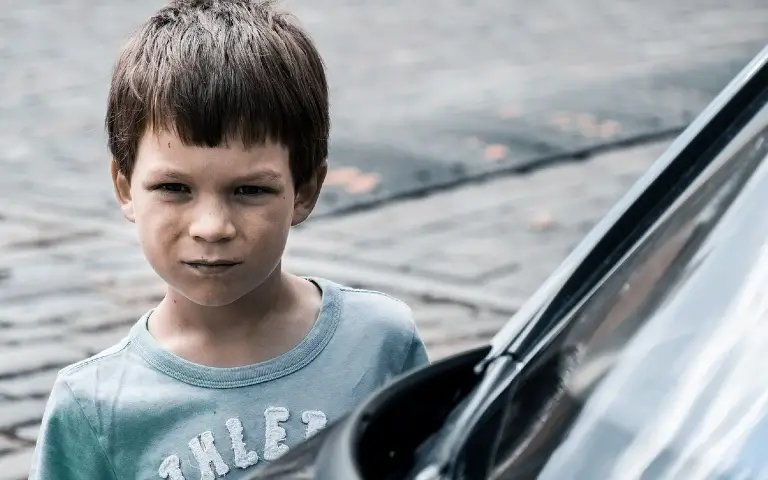Uzrok dečje ljutnje nekada leži u porodičnim okolnostima Dečak na ulici