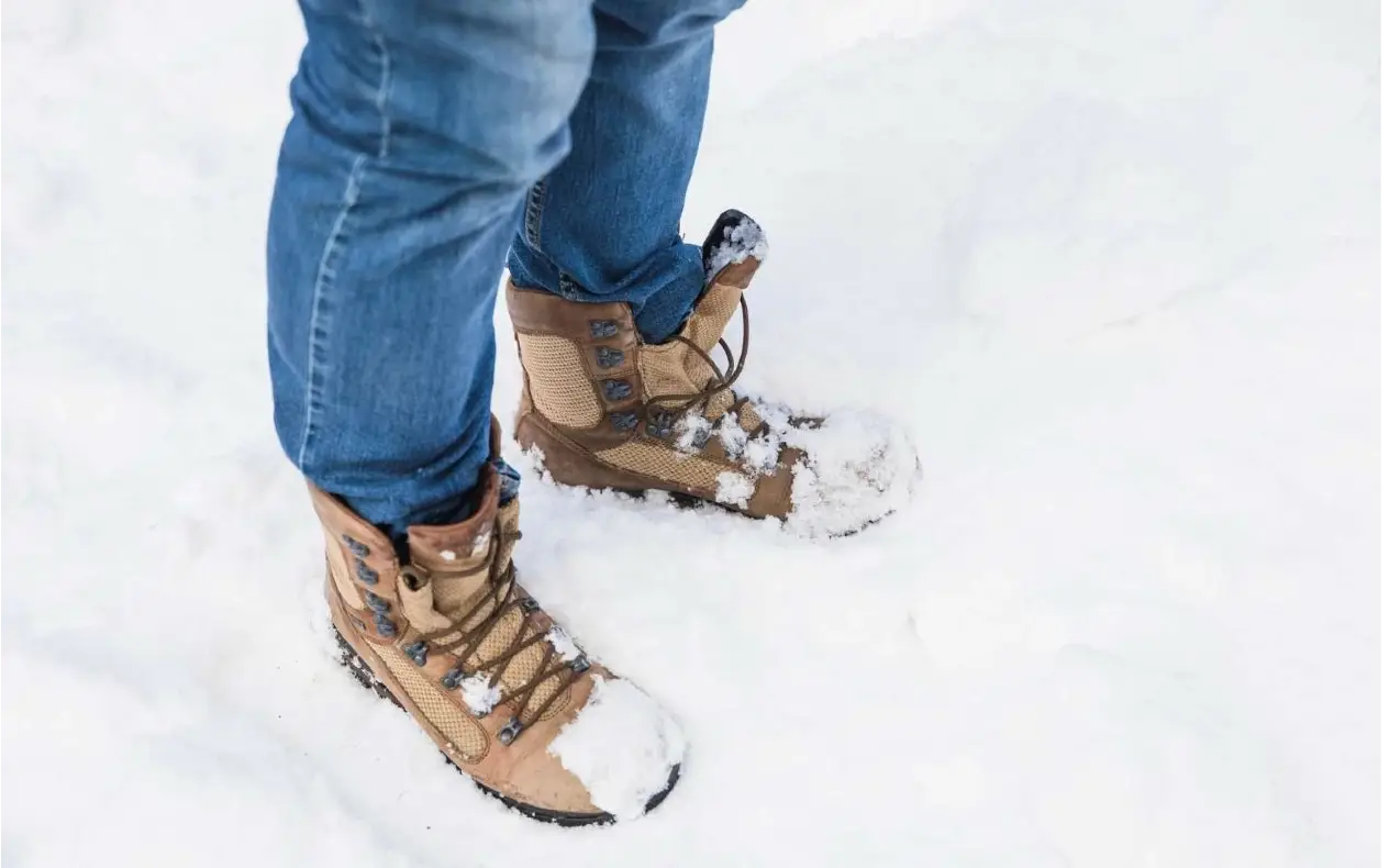 Čizme za sneg Zimske čizme na snegu, saveti da budu toplije