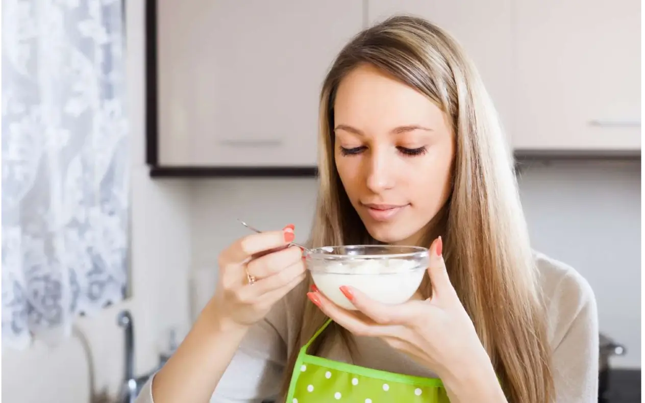 Jogurt Jedna kašičica svakog jutra: Navika koja menja zdravlje iz korena