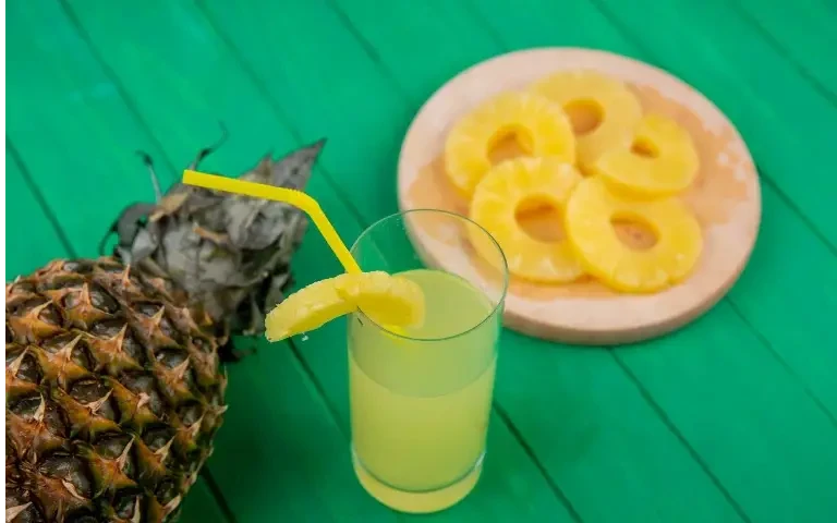 Letnji detoks Sok od ananasa sa đumbirom idealan za letnji detoks