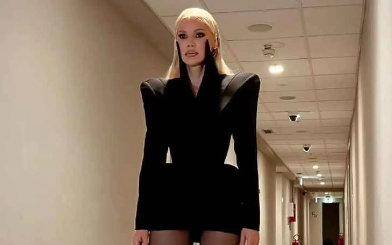 Nataša Bekvalac u Sava centru na koncertu Magla benda