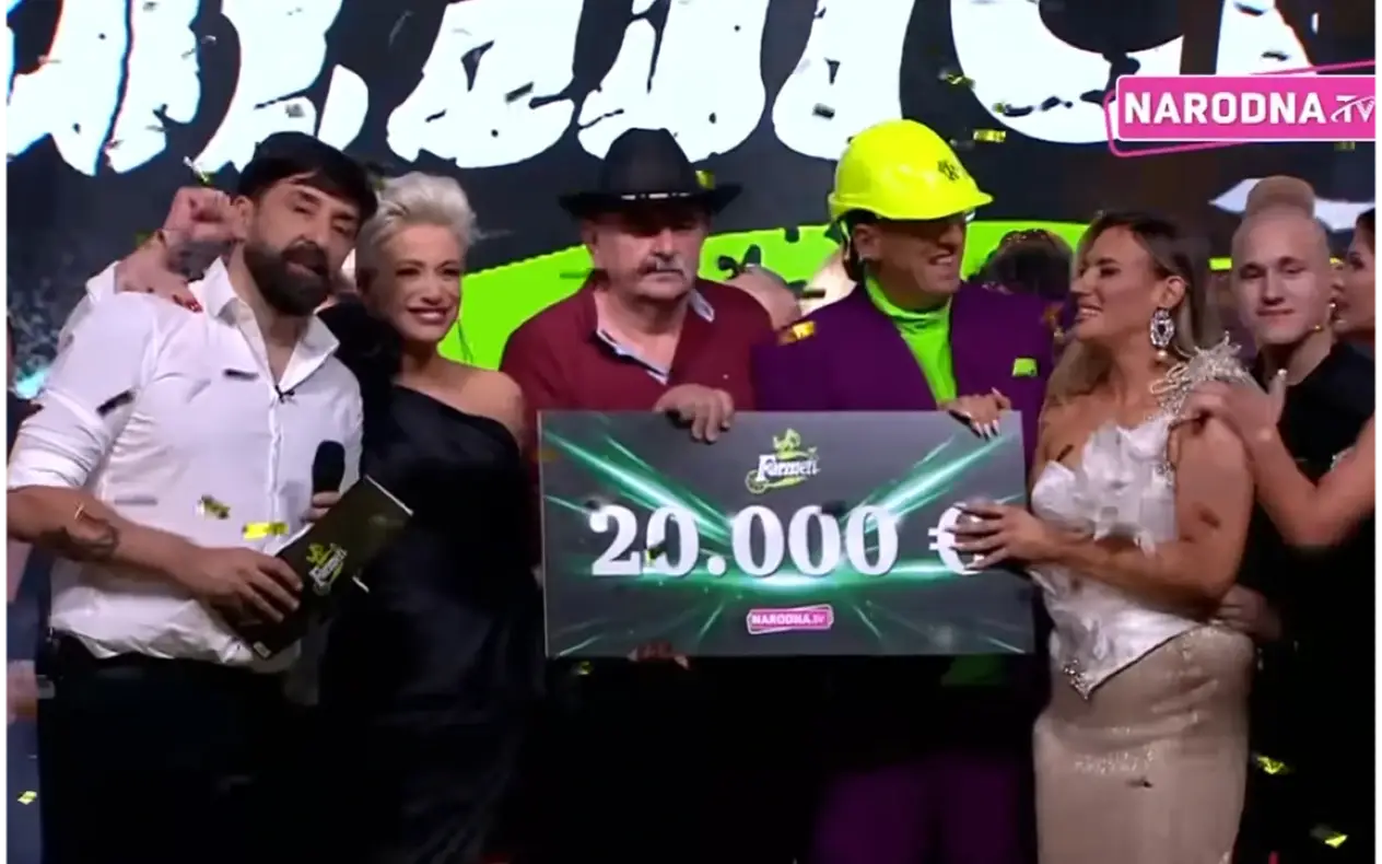 Kristijan Golubović sa čekom od 20 hiljada evra i suprugom