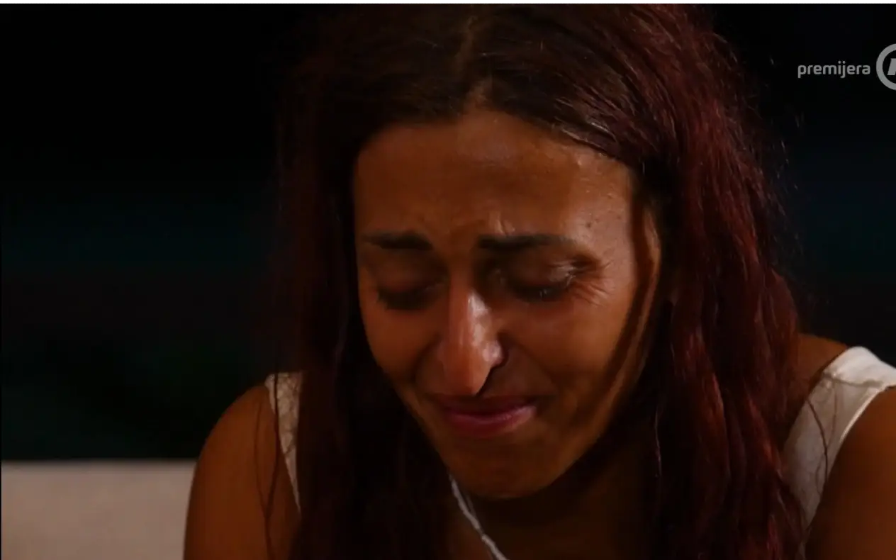 Takmičarka Survivor-a u suzama nakon čitanja pisma od porodice