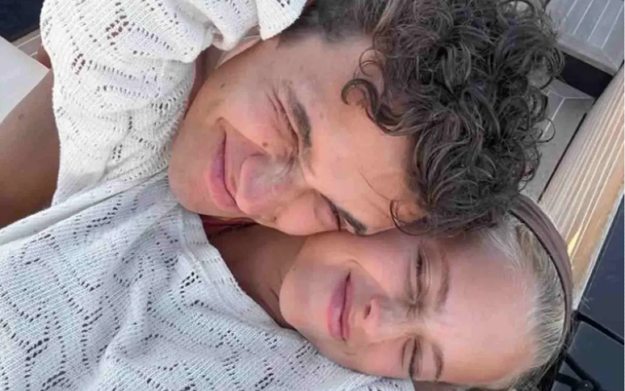 Lando Norris i Margarida Corceiro Lando Norris sa manekenkom Margarida Corceiro posle trke