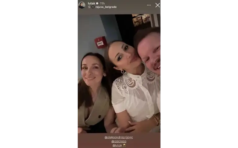 Aleksadnra Prijovic na zurki Aleksadnra Prijovic u krugu prijatelja